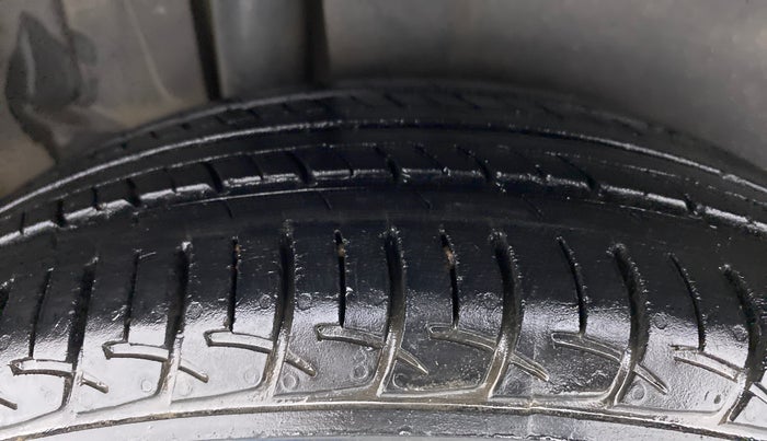 2018 Maruti Ertiga ZDI + SHVS, Diesel, Manual, 74,400 km, Right Rear Tyre Tread