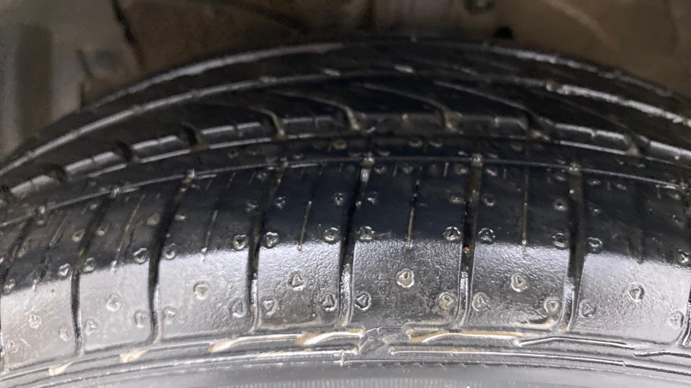 2018 Maruti Ertiga ZDI + SHVS, Diesel, Manual, 74,400 km, Left Front Tyre Tread