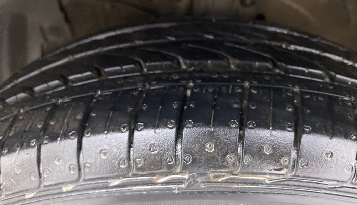 2018 Maruti Ertiga ZDI + SHVS, Diesel, Manual, 74,400 km, Left Front Tyre Tread
