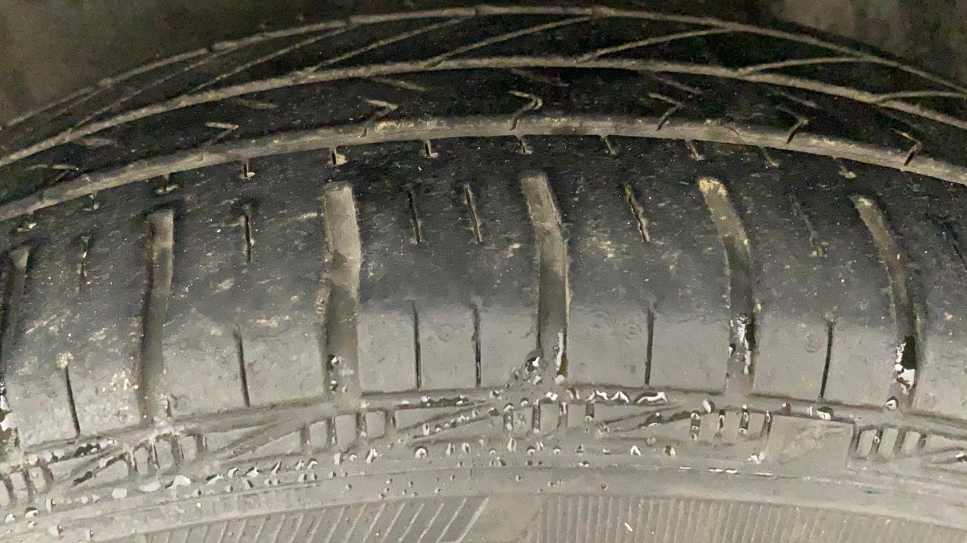 2011 Toyota Etios G, Petrol, Manual, 99,519 km, Left Front Tyre Tread