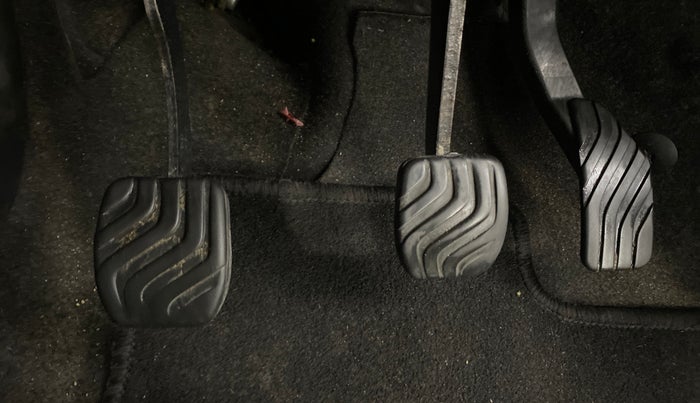 2022 Renault TRIBER RXT, Petrol, Manual, 48,648 km, Pedals