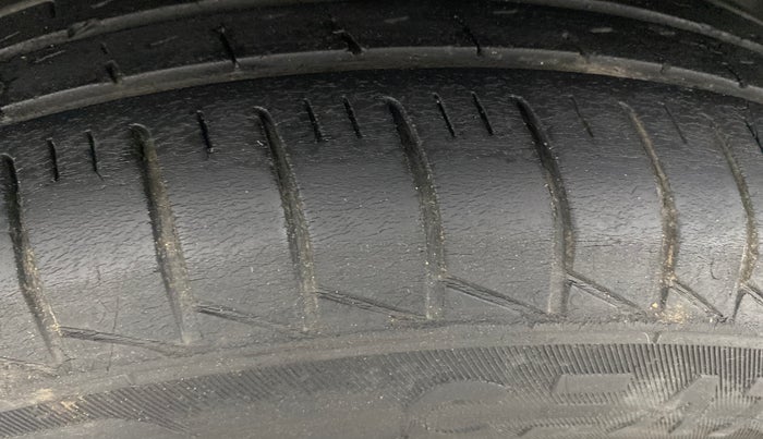 2022 Renault TRIBER RXT, Petrol, Manual, 48,648 km, Right Rear Tyre Tread