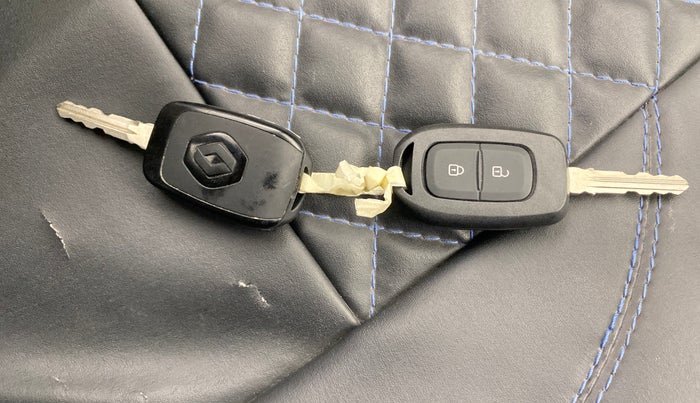 2022 Renault TRIBER RXT, Petrol, Manual, 48,648 km, Key Close Up