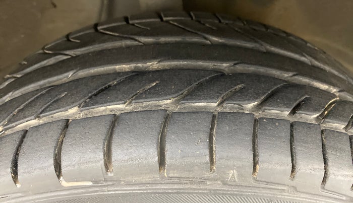 2010 Maruti Alto LXI, Petrol, Manual, 45,444 km, Right Front Tyre Tread