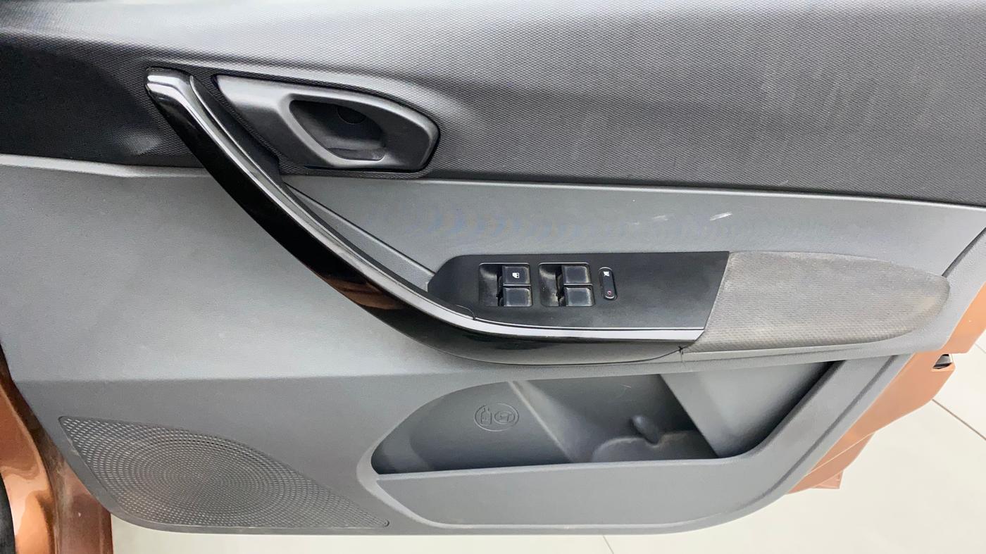 2017 Tata TIGOR XT PETROL, Petrol, Manual, 28,382 km, Driver Side Door Panels Control