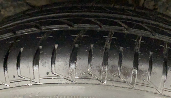 2017 Tata TIGOR XT PETROL, Petrol, Manual, 28,382 km, Right Front Tyre Tread