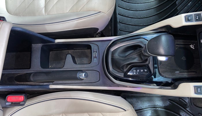 2022 KIA CARENS LUXURY PLUS 1.4 PETROL DCT 7 STR, Petrol, Automatic, 35,201 km, Gear Lever