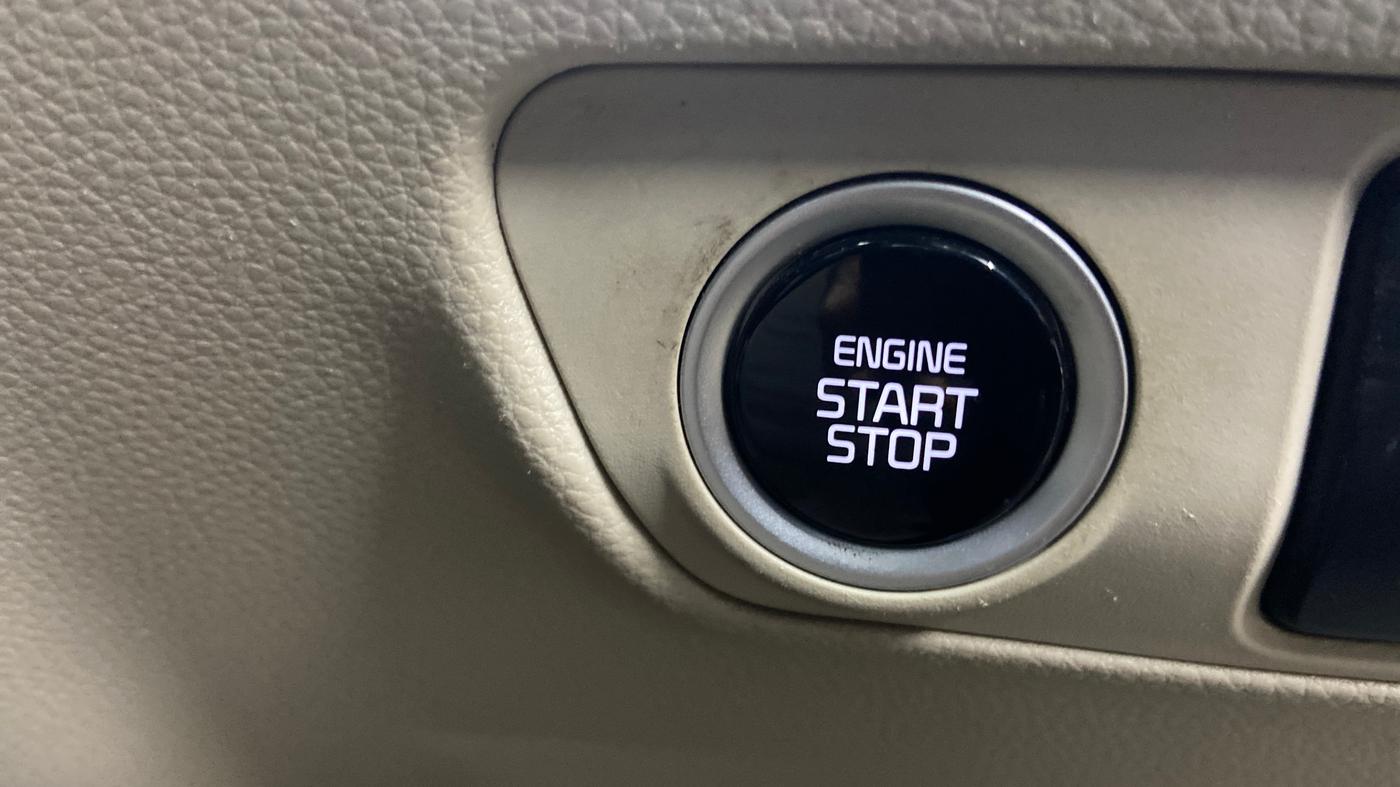 2022 KIA CARENS LUXURY PLUS 1.4 PETROL DCT 7 STR, Petrol, Automatic, 35,201 km, Keyless Start/ Stop Button