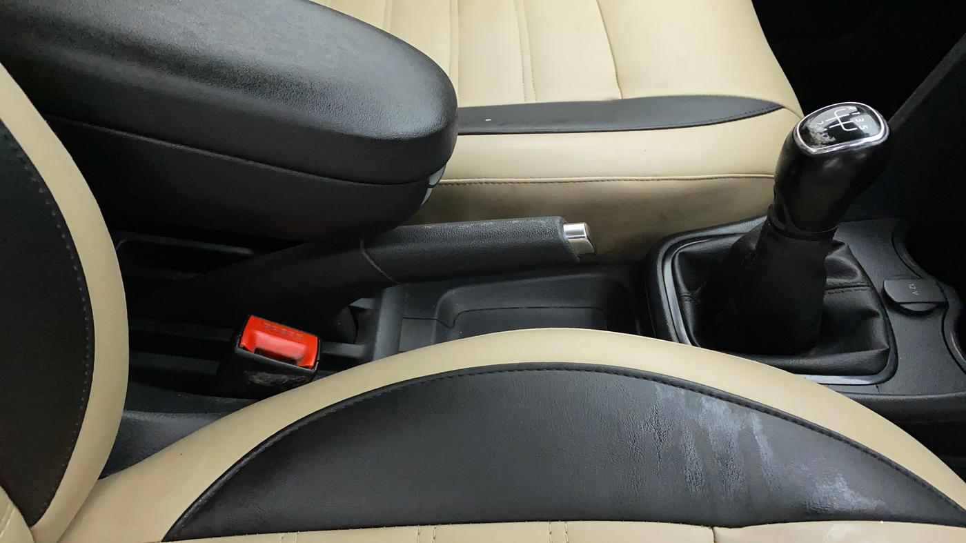 2018 Skoda Rapid AMBITION 1.5 TDI, Diesel, Manual, 73,488 km, Gear Lever