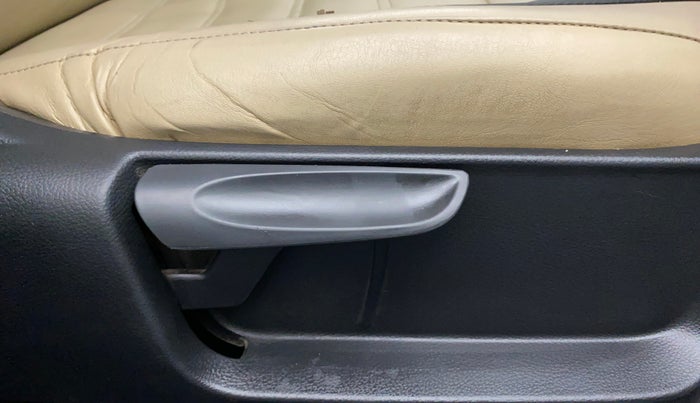 2018 Skoda Rapid AMBITION 1.5 TDI, Diesel, Manual, 73,488 km, Driver Side Adjustment Panel