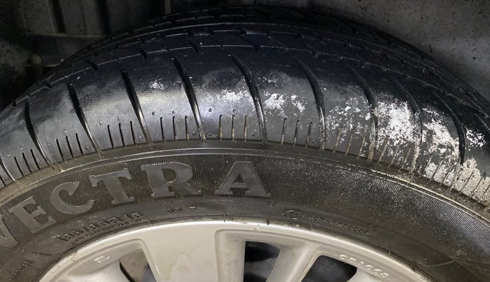 2015 Maruti Swift ZXI, Petrol, Manual, 79,510 km, Right Rear Tyre Tread