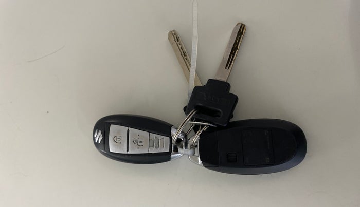 2015 Maruti Swift ZXI, Petrol, Manual, 79,510 km, Key Close Up