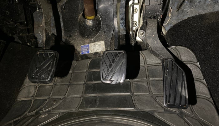 2015 Maruti Swift ZXI, Petrol, Manual, 79,510 km, Pedals