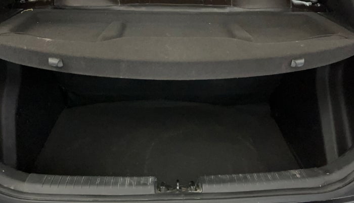 2018 Hyundai Elite i20 SPORTZ 1.2, Petrol, Manual, 89,603 km, Boot Inside