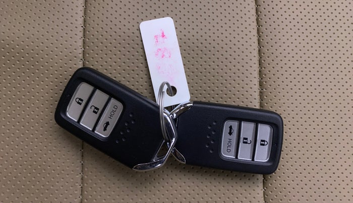 2024 Honda Amaze 1.2L I-VTEC VX CVT, Petrol, Automatic, 19,688 km, Key Close Up