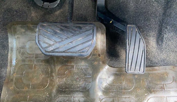 2016 Maruti Wagon R 1.0 VXI, Petrol, Manual, 59,341 km, Pedals