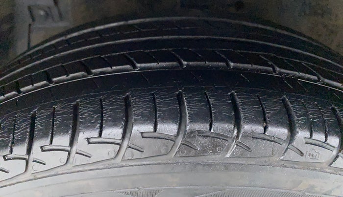2018 Maruti Ertiga VDI SHVS, Diesel, Manual, 45,134 km, Left Front Tyre Tread