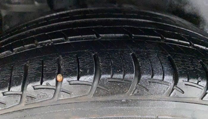 2018 Maruti Ertiga VDI SHVS, Diesel, Manual, 45,134 km, Right Rear Tyre Tread