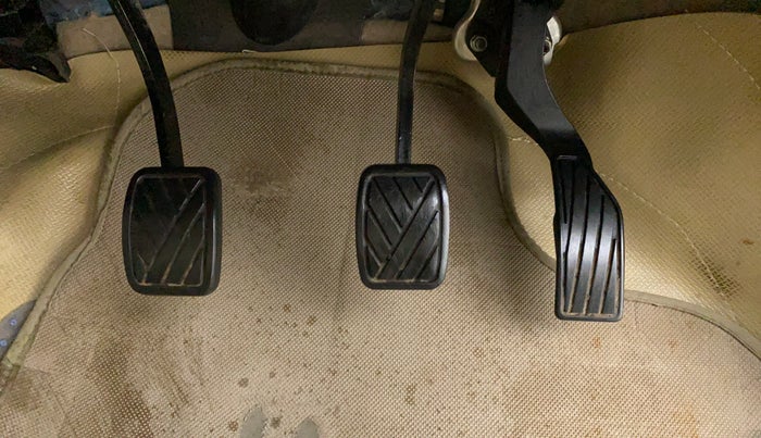 2018 Maruti Ertiga VDI SHVS, Diesel, Manual, 45,134 km, Pedals