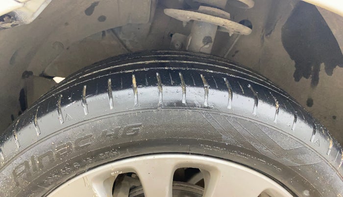 2016 Maruti Baleno ZETA PETROL 1.2, Petrol, Manual, 80,957 km, Left Front Tyre Tread