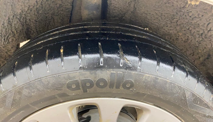 2016 Maruti Baleno ZETA PETROL 1.2, Petrol, Manual, 80,957 km, Right Rear Tyre Tread