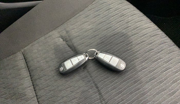 2016 Maruti Baleno ZETA PETROL 1.2, Petrol, Manual, 80,957 km, Key Close Up