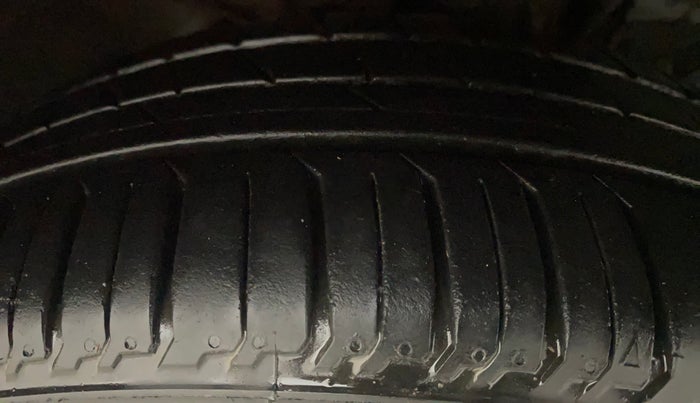 2018 Tata TIGOR XZA PETROL, Petrol, Automatic, 28,797 km, Right Front Tyre Tread