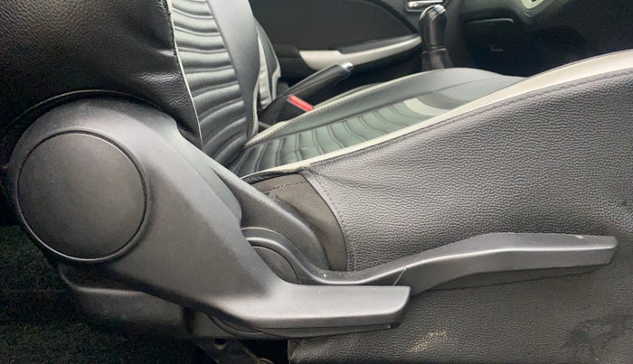 2017 Maruti Baleno ALPHA PETROL 1.2, Petrol, Manual, 1,08,308 km, Driver Side Adjustment Panel