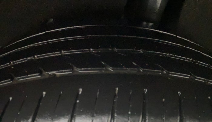 2017 Maruti Baleno ALPHA PETROL 1.2, Petrol, Manual, 1,08,308 km, Left Rear Tyre Tread