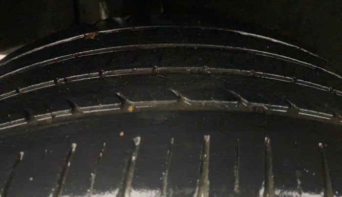 2017 Maruti Baleno ALPHA PETROL 1.2, Petrol, Manual, 1,08,308 km, Right Rear Tyre Tread