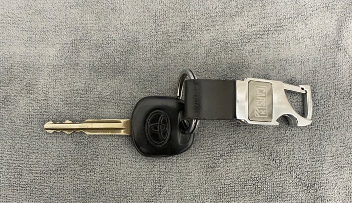 2011 Toyota Etios G SP, Petrol, Manual, 85,947 km, Key Close Up