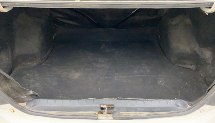 2011 Toyota Etios G SP, Petrol, Manual, 85,947 km, Boot Inside