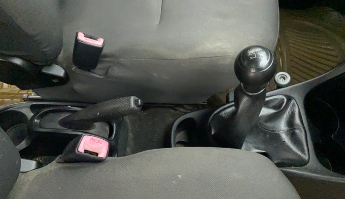 2011 Toyota Etios G SP, Petrol, Manual, 85,947 km, Gear Lever