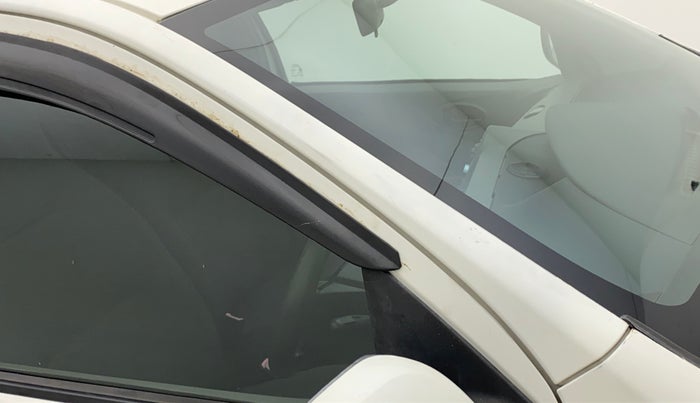 2011 Toyota Etios G SP, Petrol, Manual, 85,947 km, Right A pillar - Minor scratches