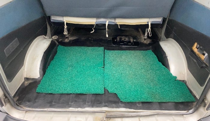 2015 Maruti Omni 5 STR, Petrol, Manual, 56,292 km, Dicky (Boot door) - Jack/Tool not available