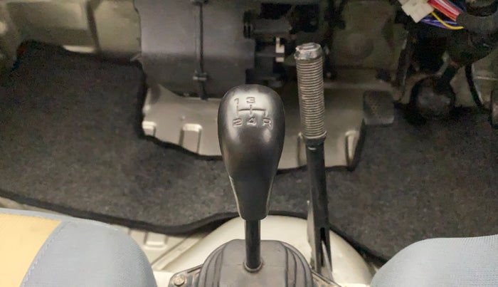 2015 Maruti Omni 5 STR, Petrol, Manual, 56,292 km, Gear Lever