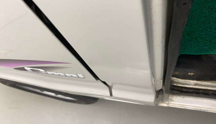 2015 Maruti Omni 5 STR, Petrol, Manual, 56,292 km, Left B pillar - Slightly dented