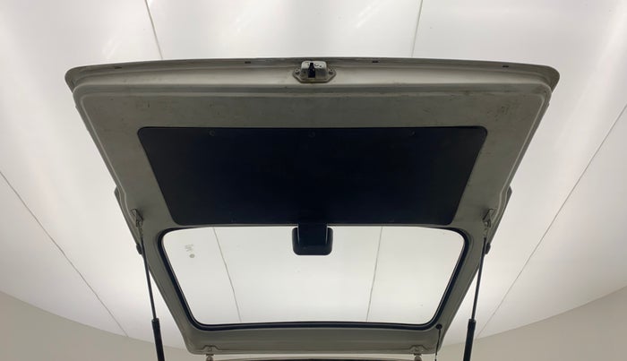 2015 Maruti Omni 5 STR, Petrol, Manual, 56,292 km, Boot Door Open