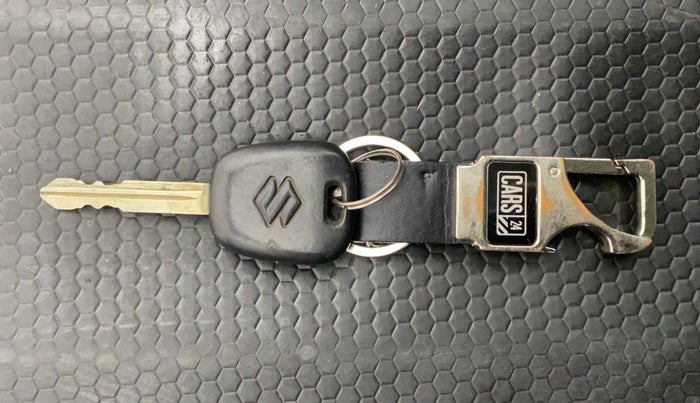 2015 Maruti Omni 5 STR, Petrol, Manual, 56,292 km, Key Close Up