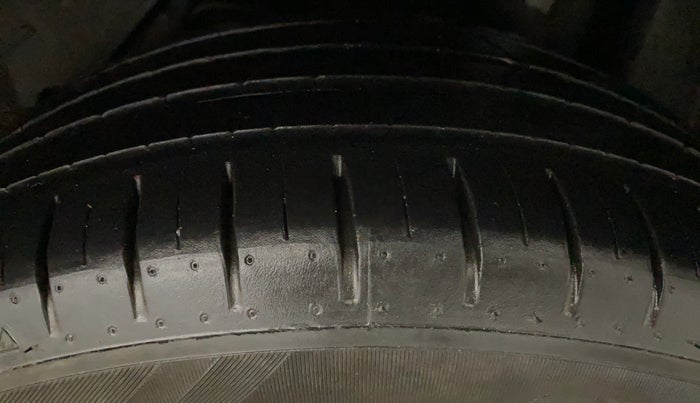 2019 Ford Figo Aspire TITANIUM 1.2 PETROL, Petrol, Manual, 66,338 km, Left Rear Tyre Tread