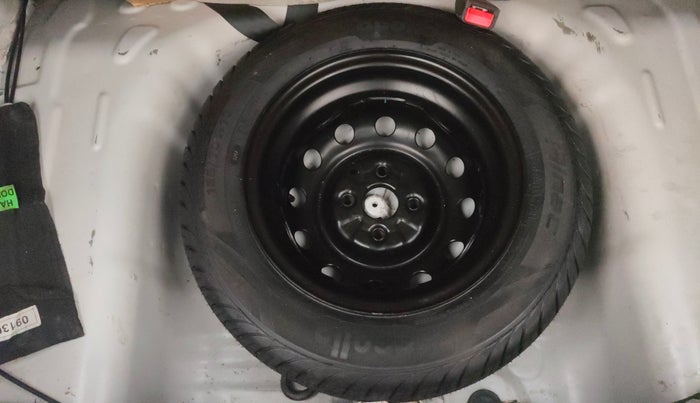 2017 Hyundai Eon SPORTZ, Petrol, Manual, 50,718 km, Spare Tyre