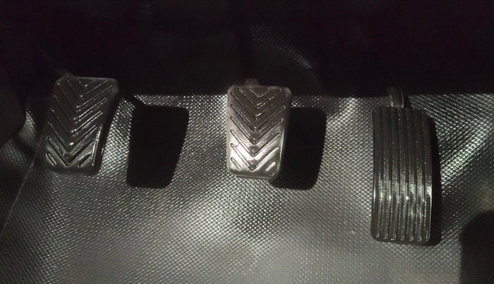 2017 Hyundai Eon SPORTZ, Petrol, Manual, 50,718 km, Pedals