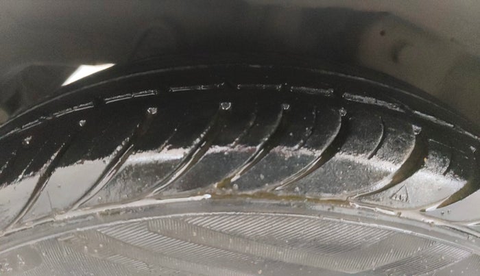 2017 Hyundai Eon SPORTZ, Petrol, Manual, 50,718 km, Right Rear Tyre Tread