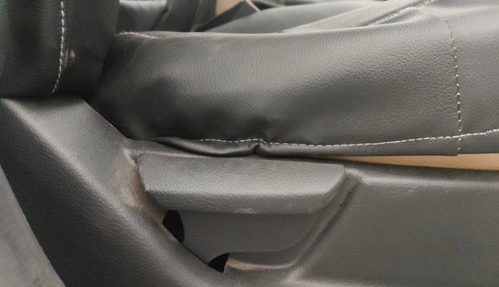 2017 Hyundai Eon SPORTZ, Petrol, Manual, 50,718 km, Driver Side Adjustment Panel