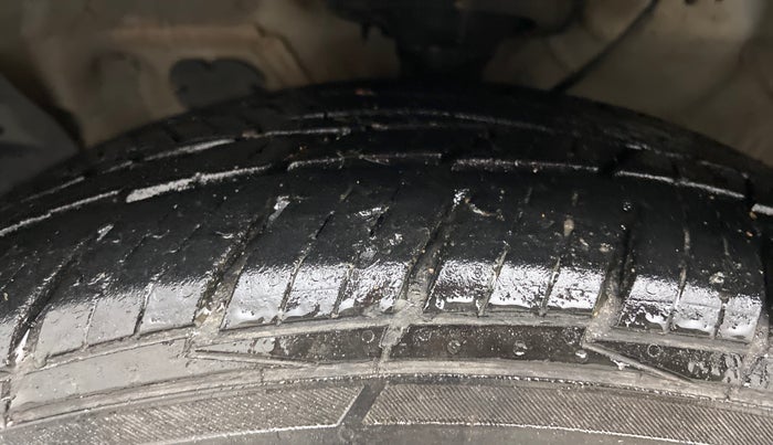 2018 Hyundai Creta SX AT 1.6 DIESEL, Diesel, Automatic, 1,05,405 km, Left Front Tyre Tread