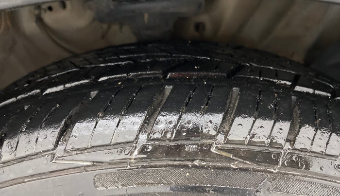 2018 Hyundai Creta SX AT 1.6 DIESEL, Diesel, Automatic, 1,05,405 km, Right Front Tyre Tread