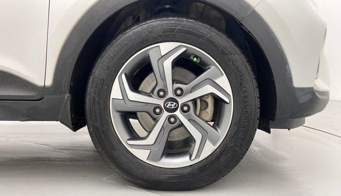 2018 Hyundai Creta SX AT 1.6 DIESEL, Diesel, Automatic, 1,05,405 km, Right Front Wheel