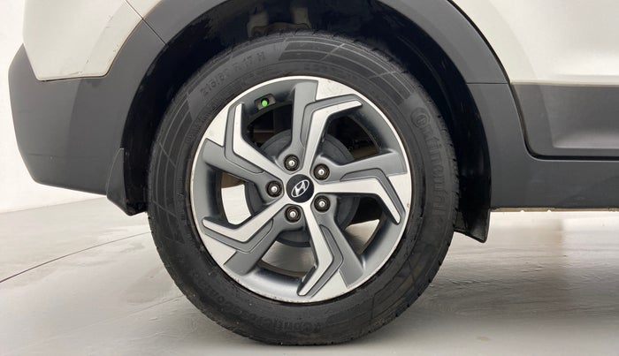 2018 Hyundai Creta SX AT 1.6 DIESEL, Diesel, Automatic, 1,05,405 km, Right Rear Wheel