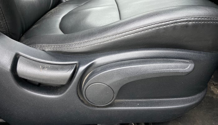 2018 Hyundai Creta SX AT 1.6 DIESEL, Diesel, Automatic, 1,05,405 km, Driver Side Adjustment Panel