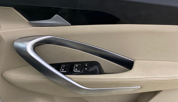 2021 MG HECTOR SHARP 2.0 DIESEL, Diesel, Manual, 98,703 km, Driver Side Door Panels Control